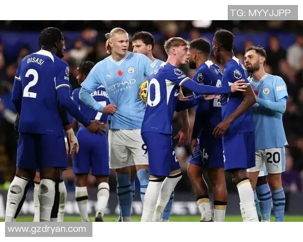 欧冠震撼战役波尔图大胜曼联争议判罚引发全场热议