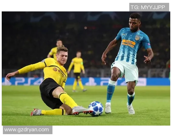 欧冠激战：多特蒙德6比2逆袭拜仁红牌争议引发全场热议