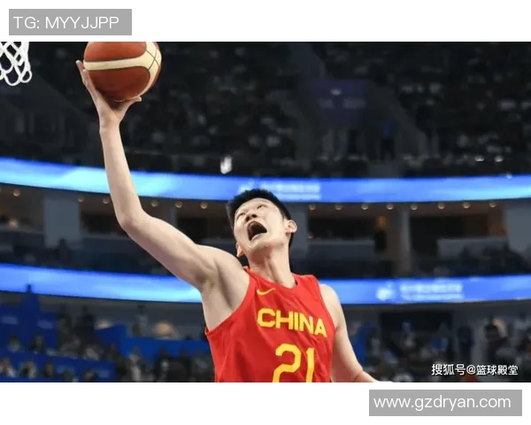 姚明佩戴护具重返赛场展现坚韧精神与不屈斗志的传奇故事