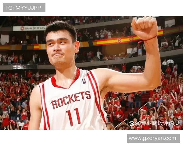 姚明球赛现场睡觉引发热议观众反应各异引发对运动员休息的思考