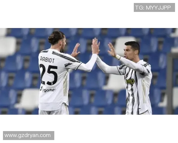 德甲激战：尤文图斯大胜里昂引发争议判罚全场沸腾