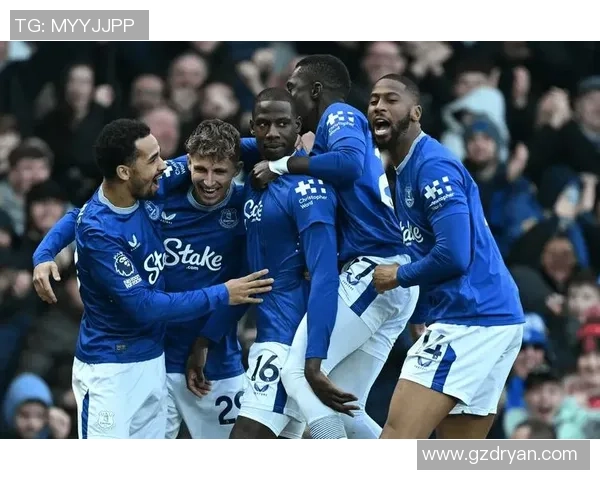 英超激战：拜仁4-0曼城点球大战引发全场狂欢盛况