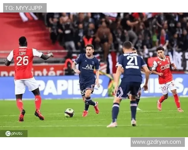 英超焦点战巴黎圣日耳曼与曼联互交白卷乌龙球引发争议判罚全场沸腾