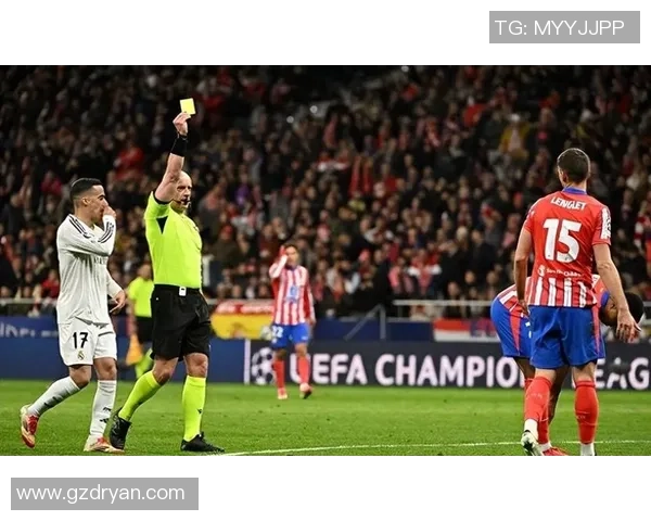 欧联杯精彩对决里昂小胜巴黎圣日耳曼帽子戏法引发争议判罚