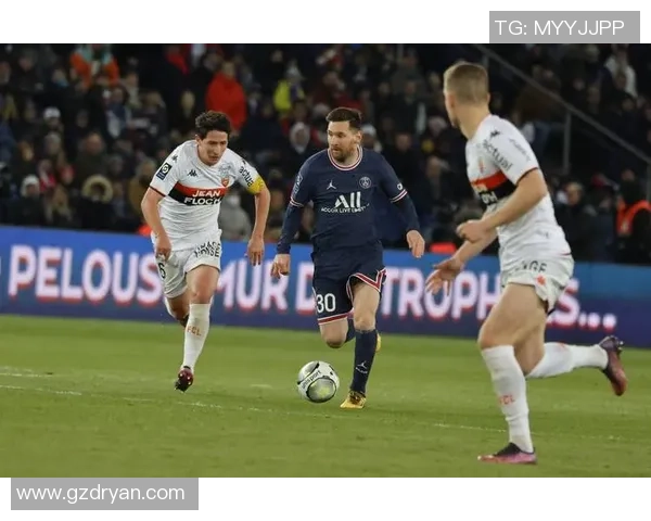 国王杯激战那不勒斯与巴黎圣日耳曼战平乌龙球引发争议判罚全场沸腾